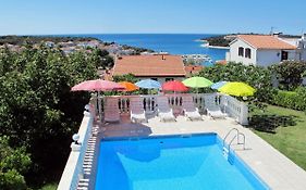 Apartment Villa Ursa - Pul320 By Interhome